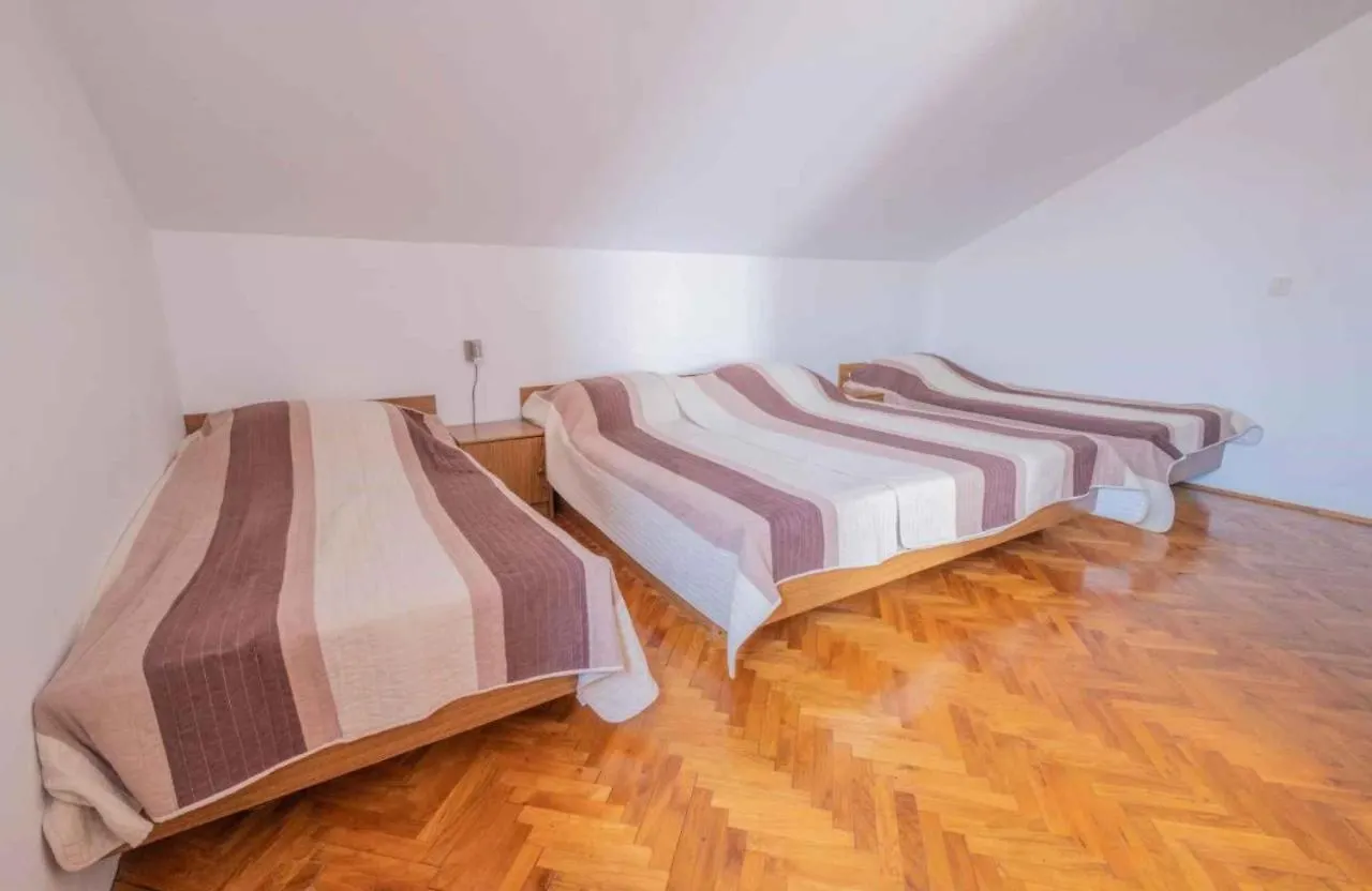 Apartments In Jadranovo 41876