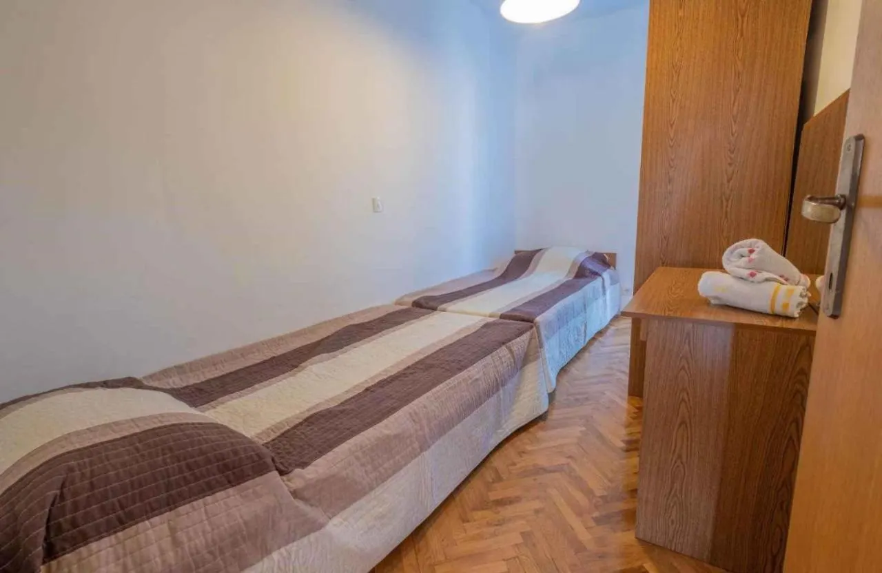 Apartments In Jadranovo 41876