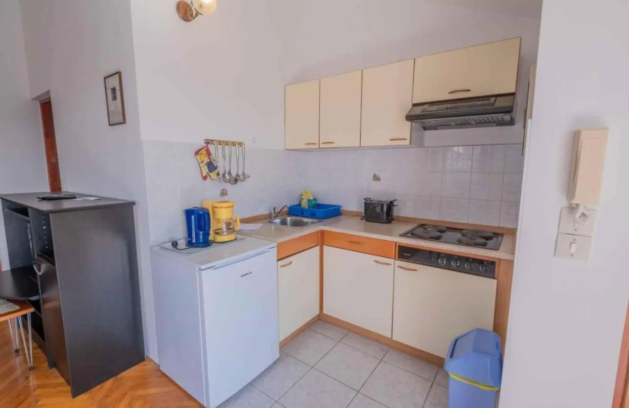 Apartments In Jadranovo 41876 Croatia
