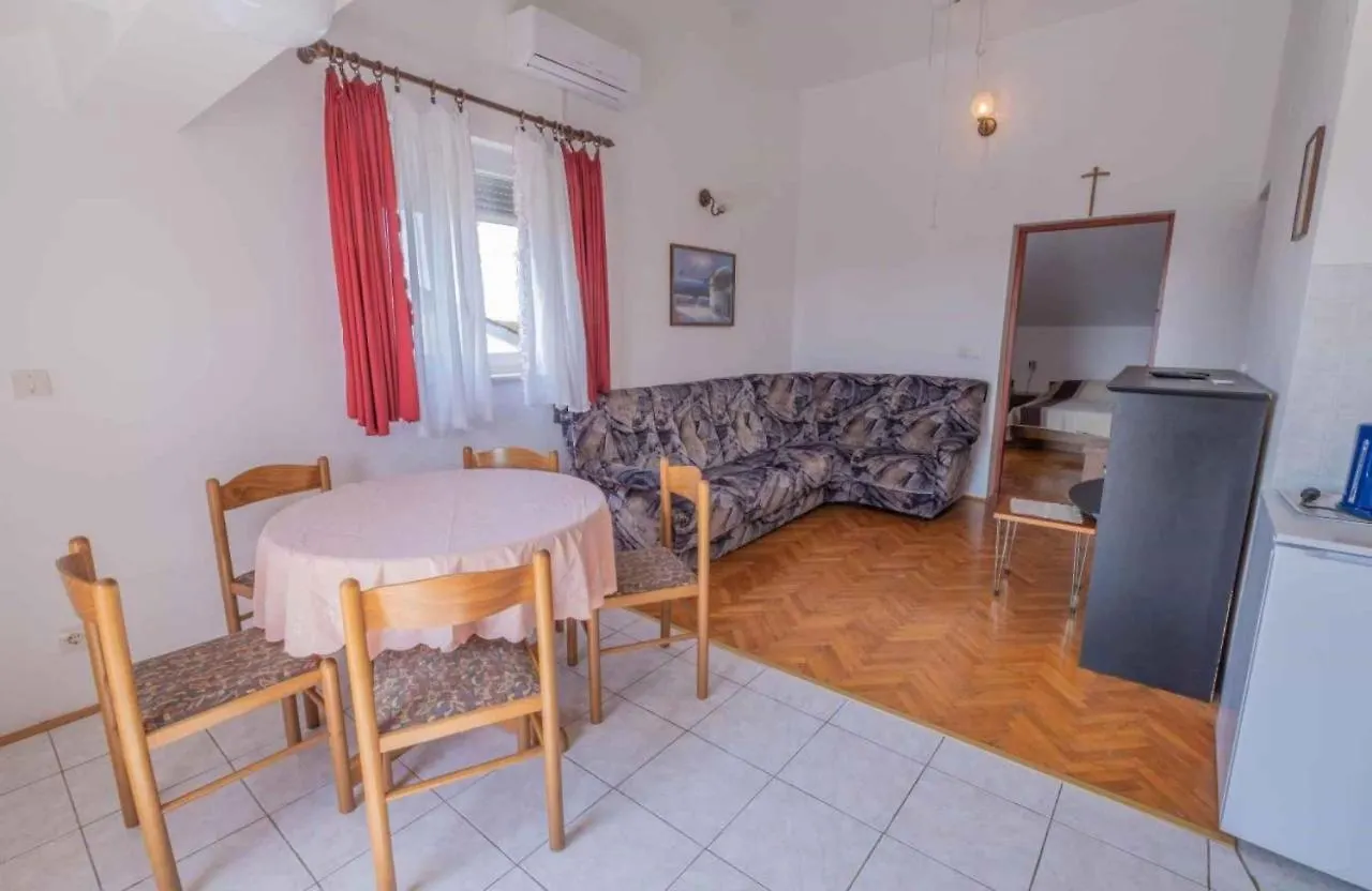 Apartments In Jadranovo 41876